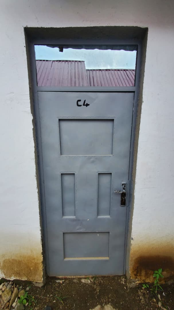 C04
