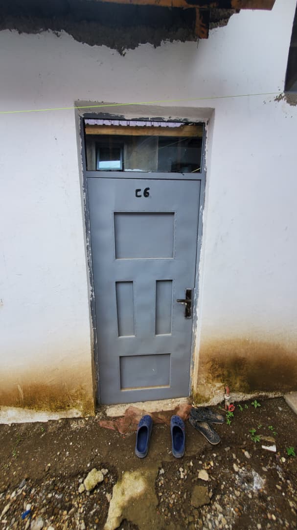 C06
