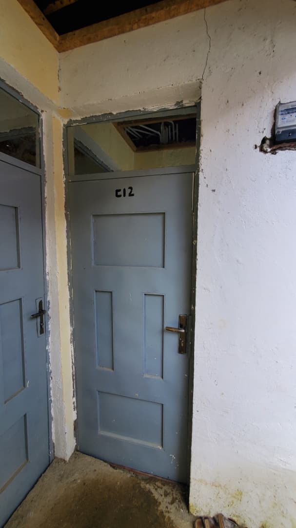 C12